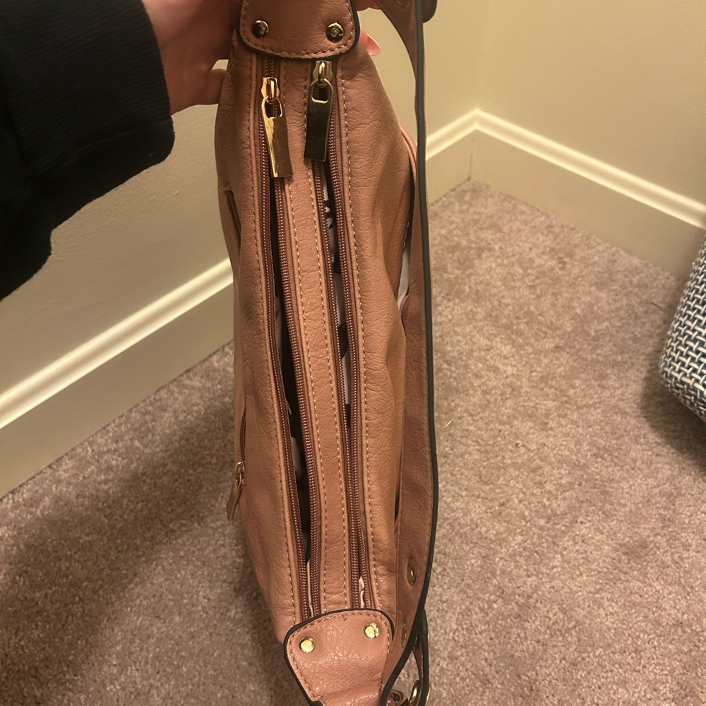 Elegant Tan Women's Shoulder Bag - Picture 2 of 5